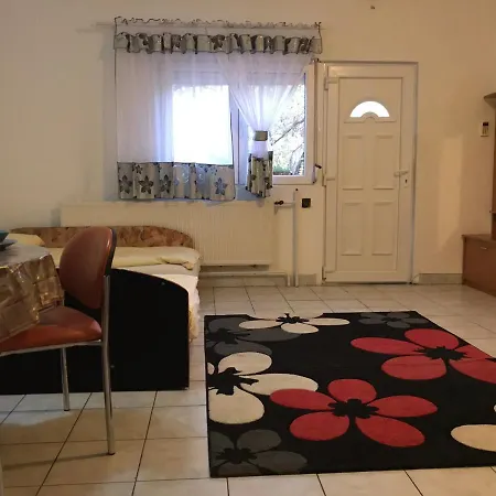 Kishegyesi Apartman *